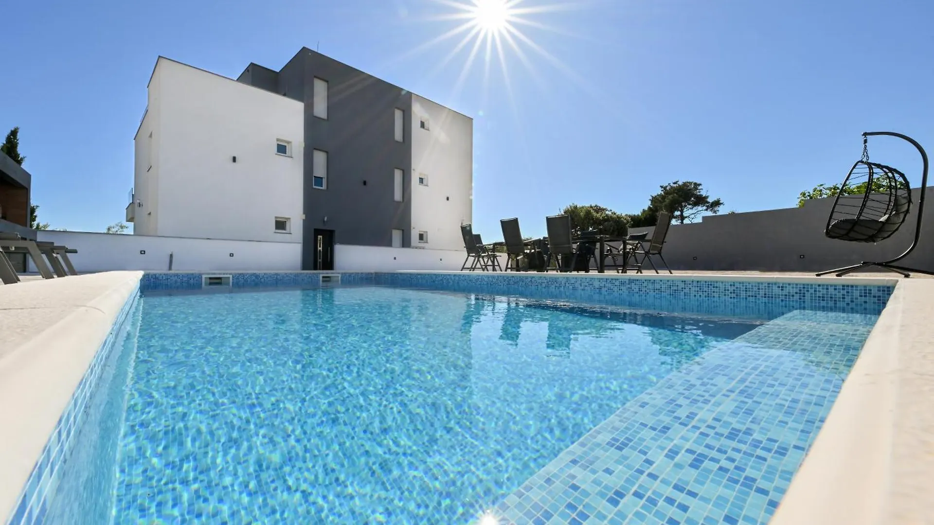Crowonder Apartment Complex M&M Sky View With Swimming Pool Vir