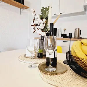 Melani Apartment